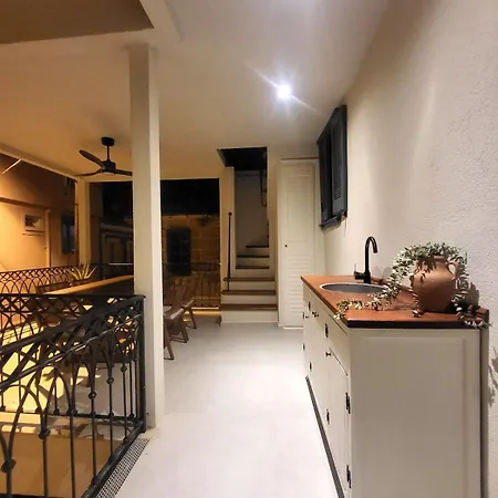 Sea&lesbos View Duplex, Courtyard&rooftop, Mercan Koesk *