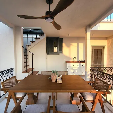 Sea&lesbos View Duplex, Courtyard&rooftop, Mercan Koesk