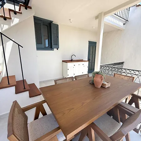Sea&lesbos View Duplex, Courtyard&rooftop, Mercan Koesk Lejlighed *