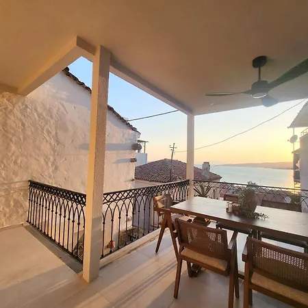 Sea&lesbos View Duplex, Courtyard&rooftop, Mercan Koesk *