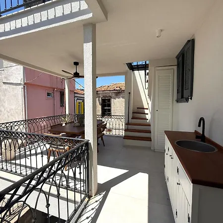 Sea&lesbos View Duplex, Courtyard&rooftop, Mercan Koesk Lejlighed *