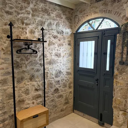 Sea&lesbos View Duplex, Courtyard&rooftop, Apartment