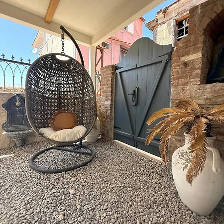 Sea&lesbos View Duplex, Courtyard&rooftop, Apartment