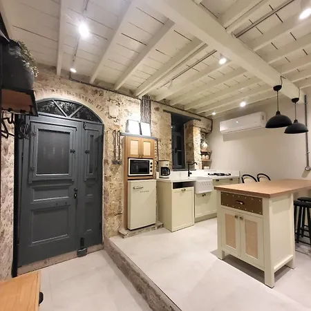 Sea&lesbos View Duplex, Courtyard&rooftop, Apartment *